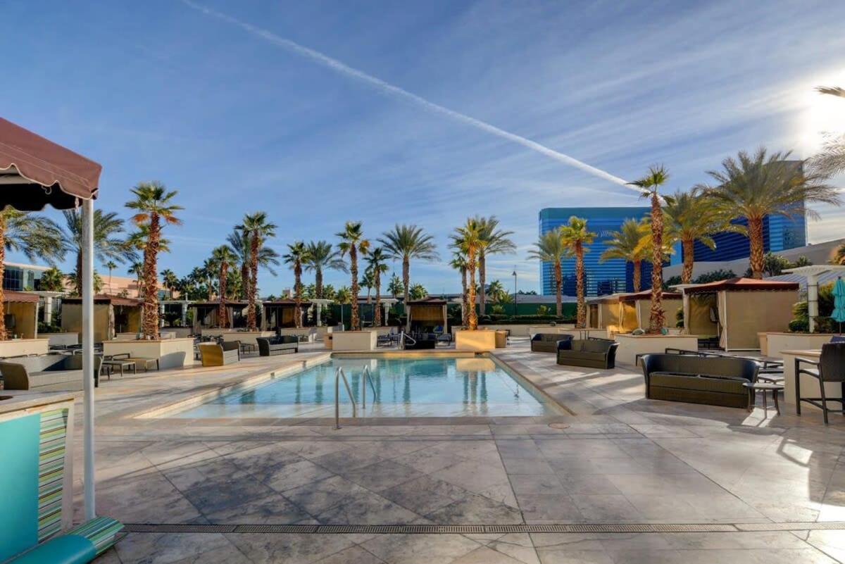 Mgm Signature-17-703 Strip View Jacuzzi Hébergement de vacances